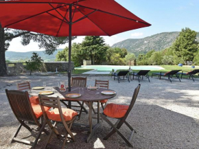 Spacious holiday home near the sea Malaucene